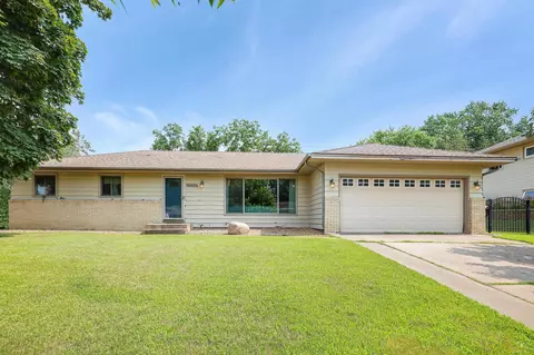 8093 Ingleside Ave S, Cottage Grove, MN 55016