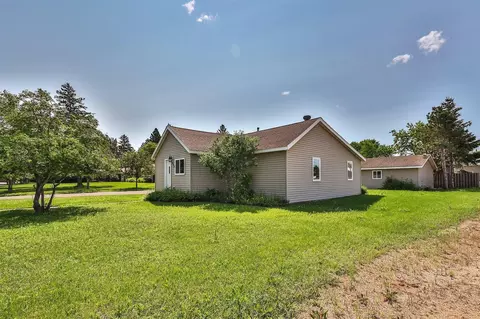 220 8th St E, Park Rapids, MN 56470 photo 3