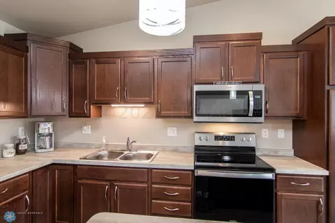 3306 Maple Leaf Loop S, Fargo, ND 58104 photo 6