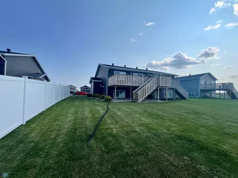 3306 Maple Leaf Loop S, Fargo, ND 58104 photo 2