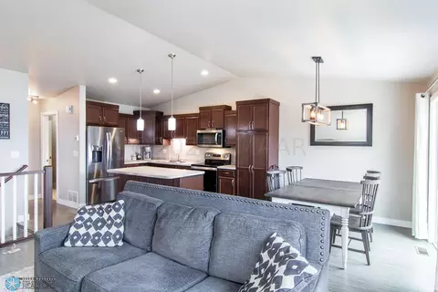 3306 Maple Leaf Loop S, Fargo, ND 58104 photo 7