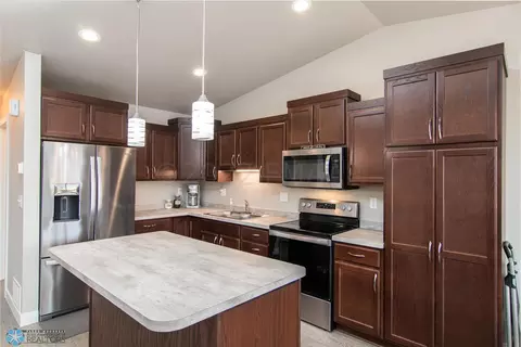 3306 Maple Leaf Loop S, Fargo, ND 58104 photo 5