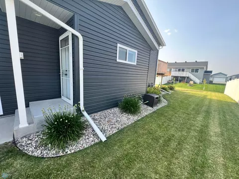 3306 Maple Leaf Loop S, Fargo, ND 58104 photo 3