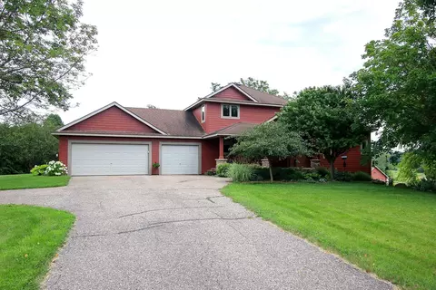 9785 Oak Ave, Waconia, MN 55387