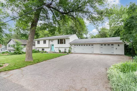 4041 Merriam Rd, Minnetonka, MN 55305