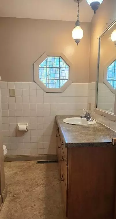 705 Verona Ave, Windom, MN 56101 photo 9