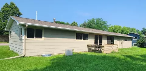 705 Verona Ave, Windom, MN 56101 photo 2