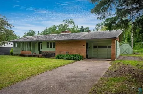 42 Law Dr, Silver Bay, MN 55614