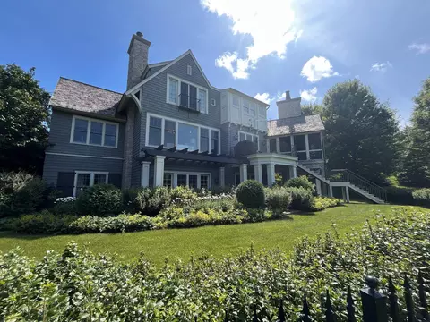 6400 Interlachen Blvd, Edina, MN 55436