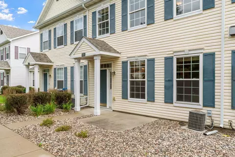 1694 Liberty Cir, Shakopee, MN 55379