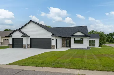 304 Tustin Cir N, Elysian, MN 56028