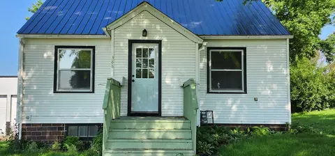 388 Broadway St S, Alden, MN 56009