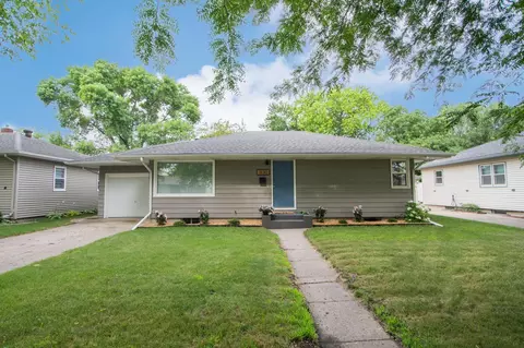 1630 1st St N, Fargo, ND 58102