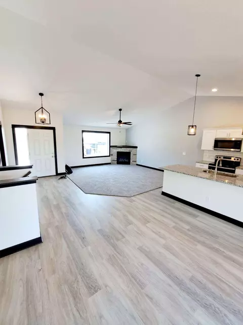 2 Lynae Cir, Elysian, MN 56028 photo 9