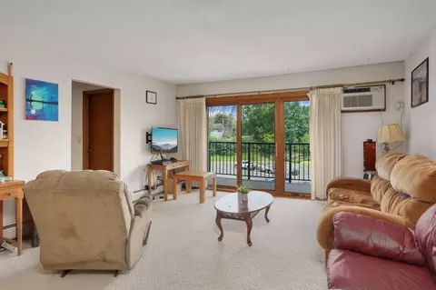 2690 Oxford St N #241, Roseville, MN 55113