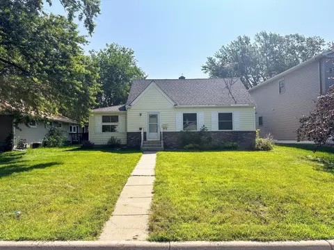 251 18th Ave N, Hopkins, MN 55343