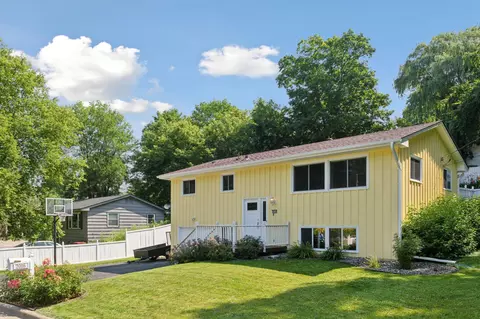2016 Sycamore Ln, Mound, MN 55364