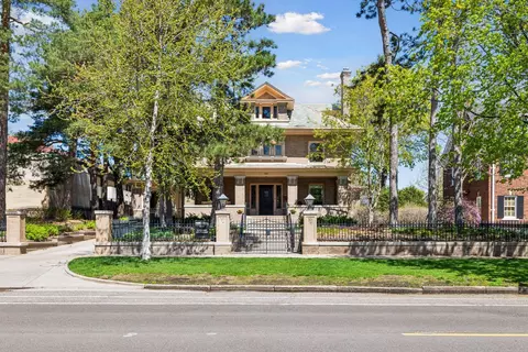 1027 Summit Ave, Saint Paul, MN 55105