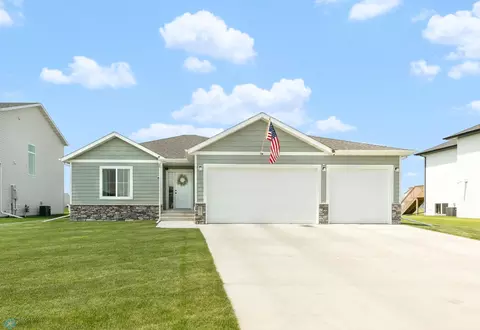 10119 Burgundy Dr, Horace, ND 58047