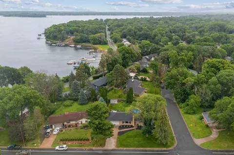 4210 Mcknight Rd N, White Bear Lake, MN 55110