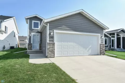 1583 69th Ave S, Fargo, ND 58104
