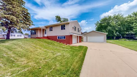 1208 N Mantorville Ave, Kasson, MN 55944