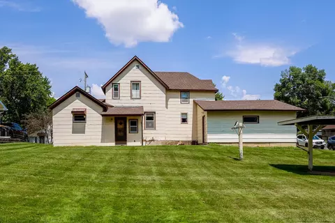 720 Maple St, Baldwin, WI 54002 photo 3