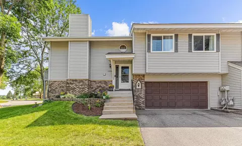1036 Aston Cir, Burnsville, MN 55337