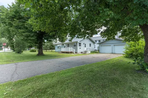 602 Carlson Pl, Henning, MN 56551