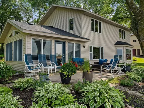 21968 Woodduck Ln, Elysian, MN 56028
