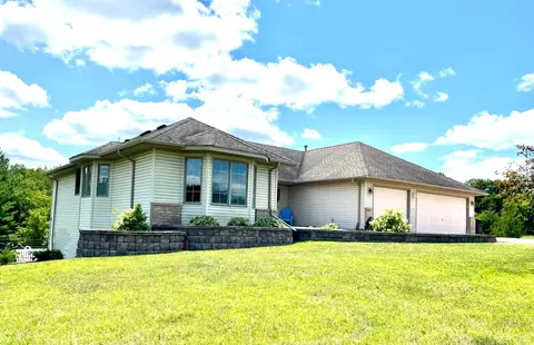 404 215th Ln NE, East Bethel, MN 55011