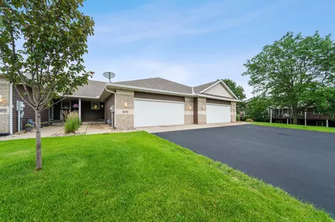 6104 Creekview Ln N, Brooklyn Park, MN 55443