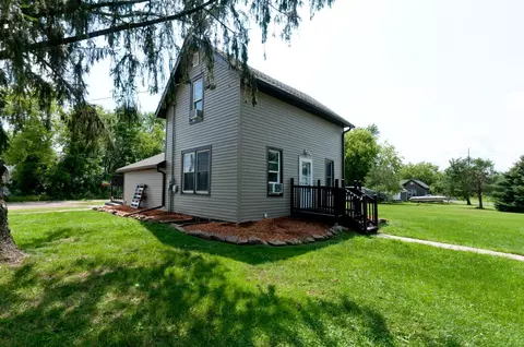 12 W Schneider St, Rice Lake, WI 54868