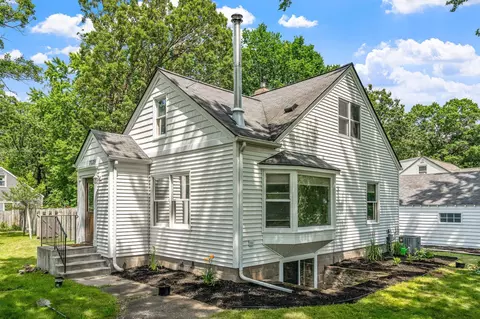 7039 Knollwood Dr, Mounds View, MN 55112