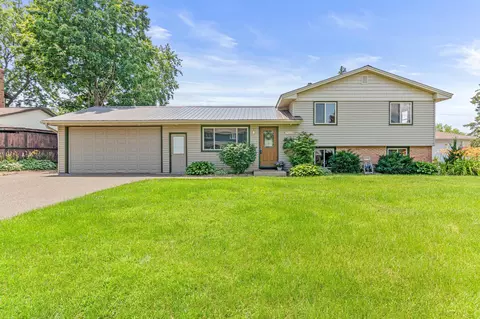 2220 Radatz Ave, North Saint Paul, MN 55109