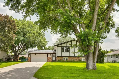 3330 147th St W, Rosemount, MN 55068