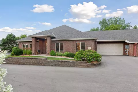 107 Deerwood Ct, Hudson, WI 54016