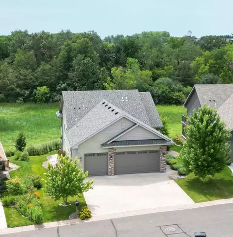 8925 Parkview Cir, Chisago City, MN 55013