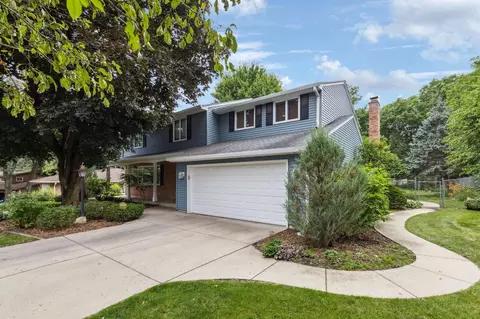 10300 10th Avenue Cir S, Bloomington, MN 55420