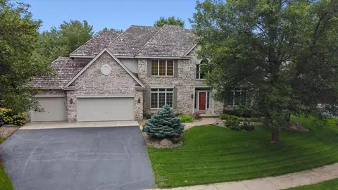 10380 Meade Ln, Eden Prairie, MN 55347