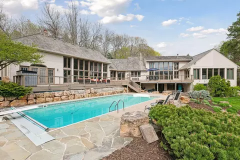 535 Apple Garden Rd, Minnetrista, MN 55364
