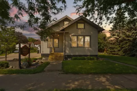 311 Grace St, Saint Peter, MN 56082 photo 2