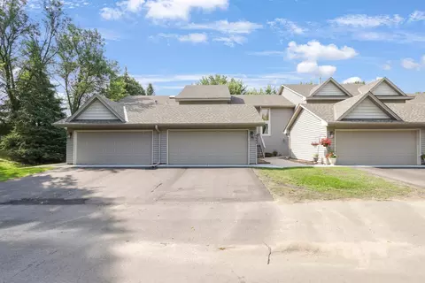 8890 Cottonwood Ln N, Maple Grove, MN 55369
