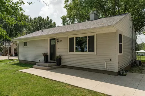 303 Strathmore Ln SE, Rochester, MN 55904