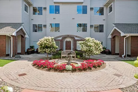 7520 Edinborough Way #2113, Edina, MN 55435