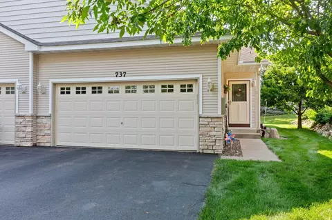 737 Park Brook Rd NW, Isanti, MN 55040