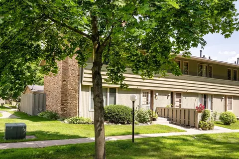 280 Windsor Ln, New Brighton, MN 55112