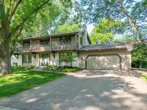 110 Kentucky Ave S, Golden Valley, MN 55426