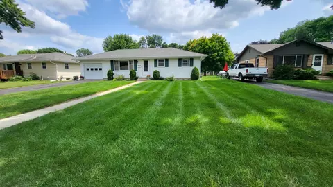 1047 Market St S, Shakopee, MN 55379