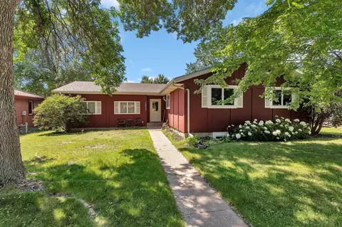 2922 Madison Pl, Saint Cloud, MN 56303